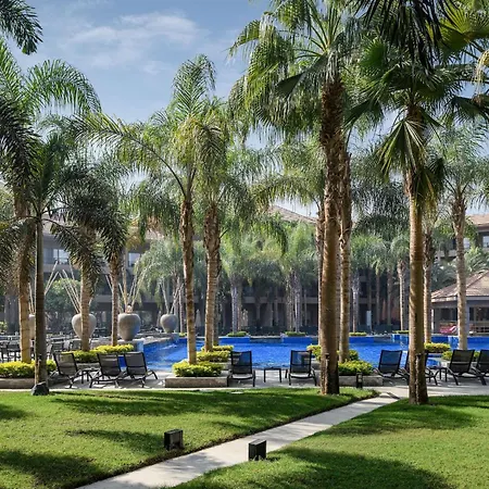 Dusit Thani Lakeview Cairo-2