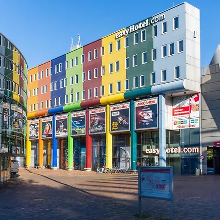 Easyhotel Amsterdam Arena Boulevard-3