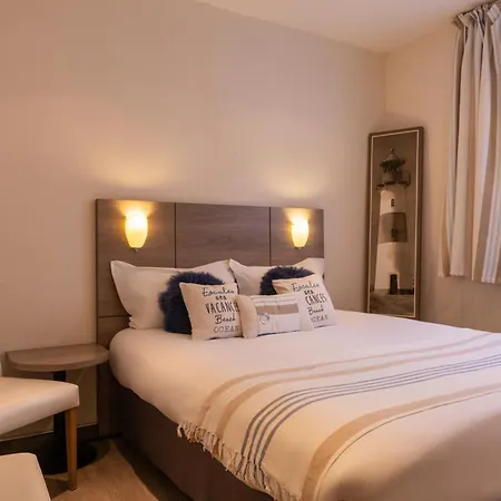 Hotel De La Plage-2