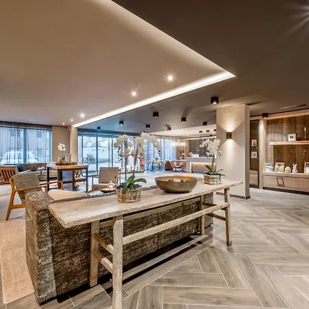 AlpenParks Hotel&Apartment Arlberg Warth mit Pool-2