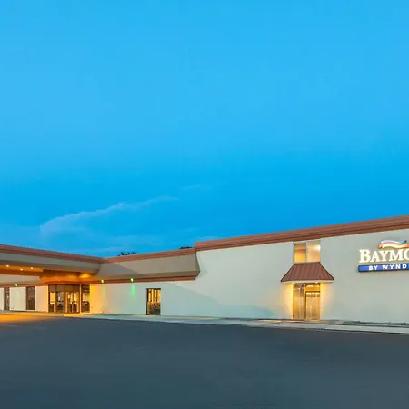 Baymont By Wyndham Jamestown Conference Center & Water Park-3