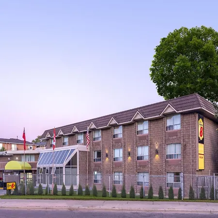 Super 8 By Wyndham Toronto East On-2