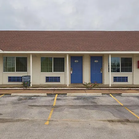 Motel 6-Madisonville, Tx-2
