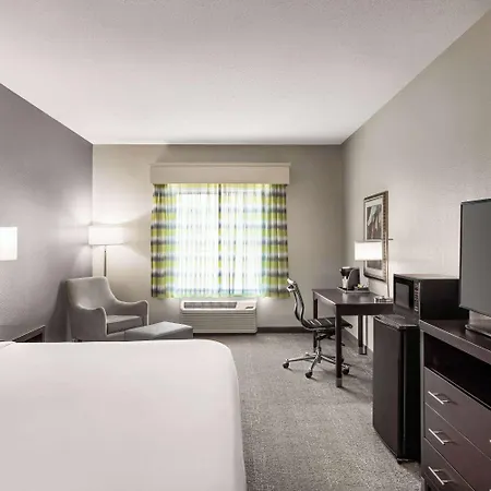 Wingate By Wyndham Savannah I-95 North-2