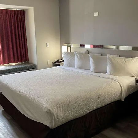 Microtel Inn And Suites Clarksville-2