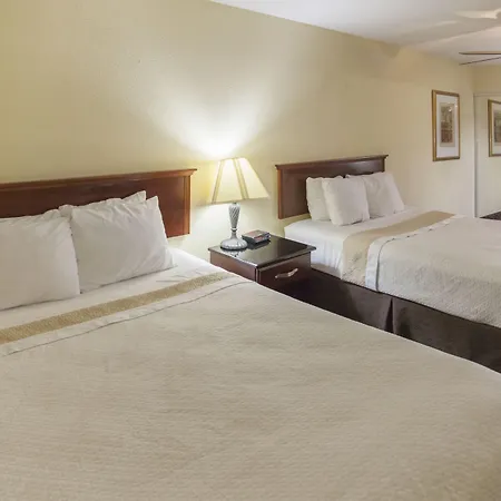 Days Inn By Wyndham Shenandoah-3