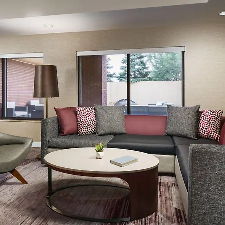 Courtyard By Marriott Chicago Bloomingdale-2