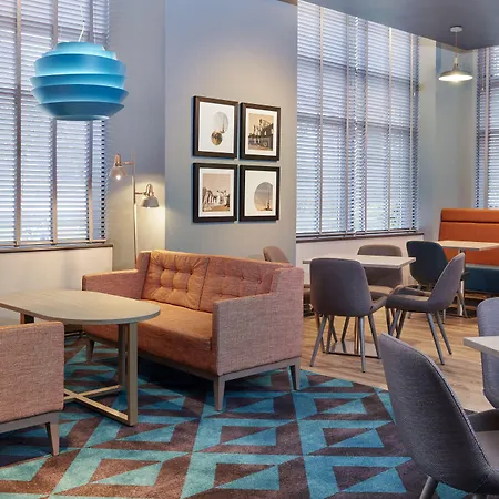 Leonardo Hotel Southampton-3