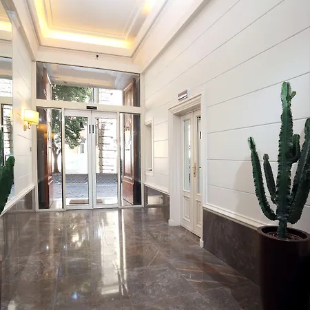 Trianon Borgo Pio Aparthotel-3