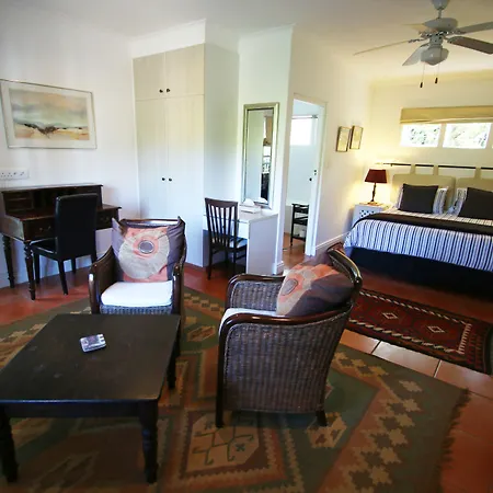 Paradiso Guesthouse & Self-Catering Cottage-2