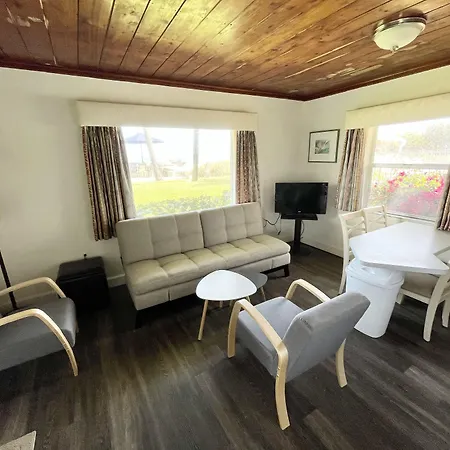 Surf Studio Beach Resort-3