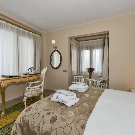 By Murat Royal Hotel Galata-2