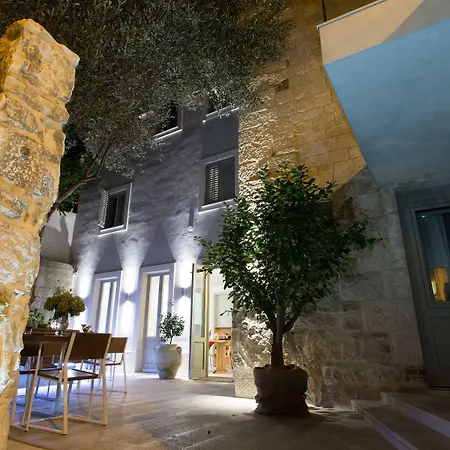 Heritage Hotel 19-3