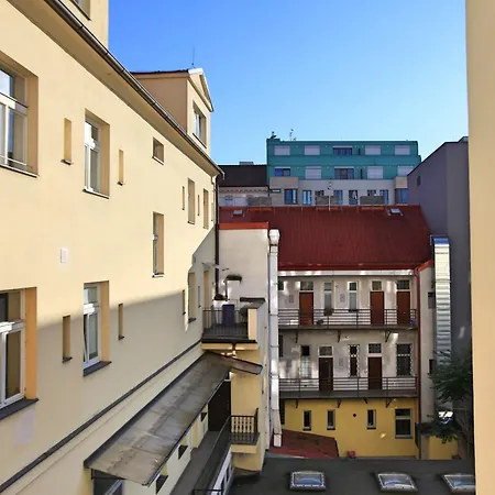 Angel City Aparthotel-3