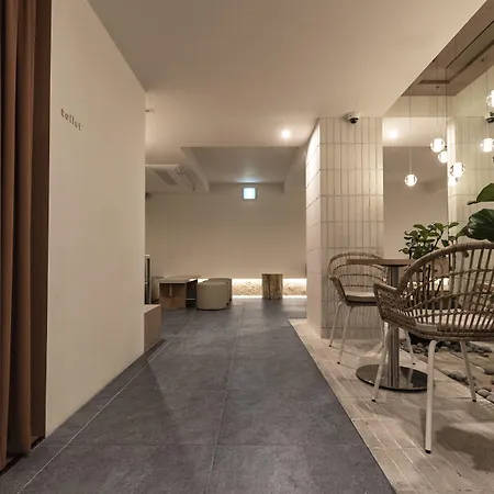 Tong Tong Petit Hotel-2
