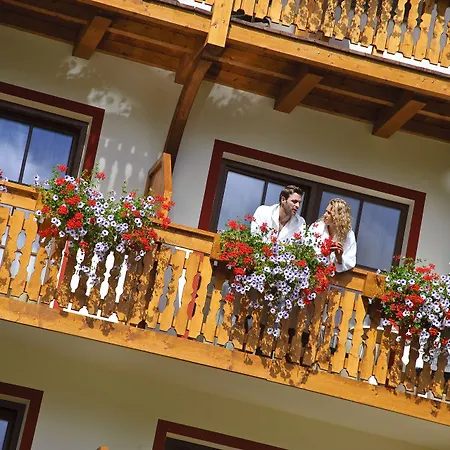 Alpin & Vital Hotel La Perla-3