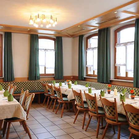 Hotel & Restaurant Post-2