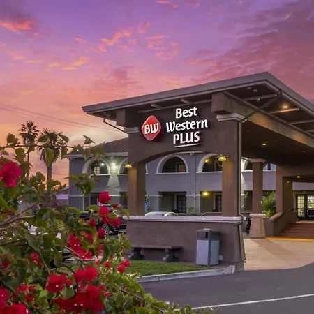 Best Western Plus Brookside Inn-2