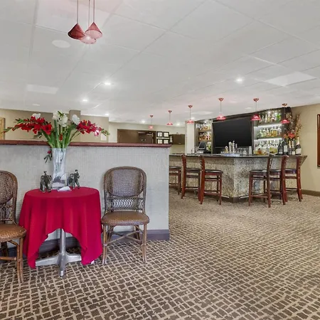 Best Western Plus Brookside Inn-3