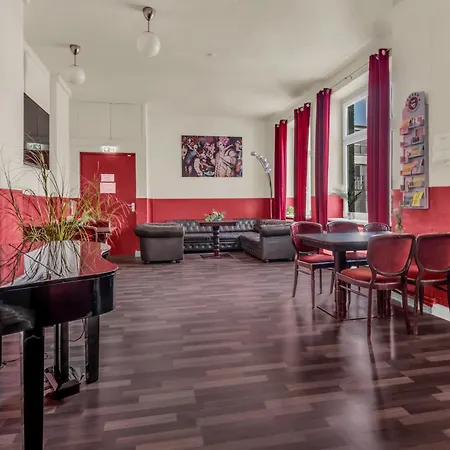 Ballhaus Berlin Hostel-3