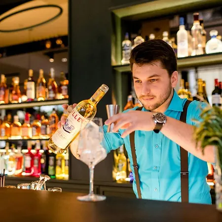 Motel One Paris-Porte Doree-2