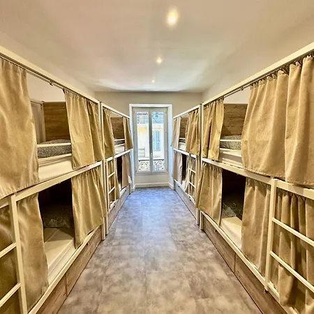 Hostel Meyerbeer - Rooms And Apartments-3
