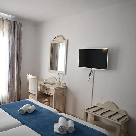 Hostal Hpc Porto Colom-2