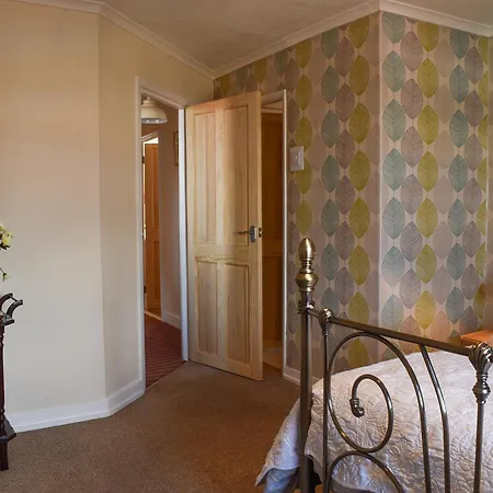 Annie'S Place-2