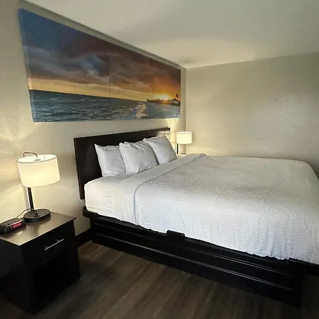 Days Inn By Wyndham Savannah Airport-3