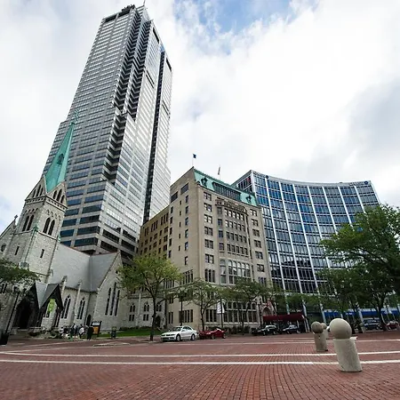 Columbia Club-3