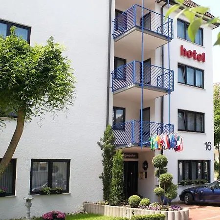 Hotel Astoria Am Urachplatz-3