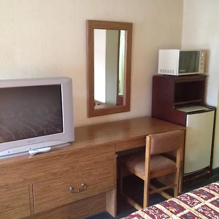 Parkway Inn-2