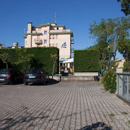 Ute Hotel-3
