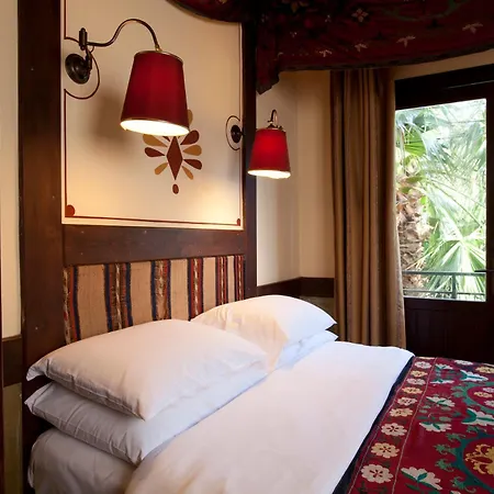 Hotel Empress Zoe-3