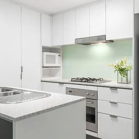 Oaks Brisbane Festival Suites-2