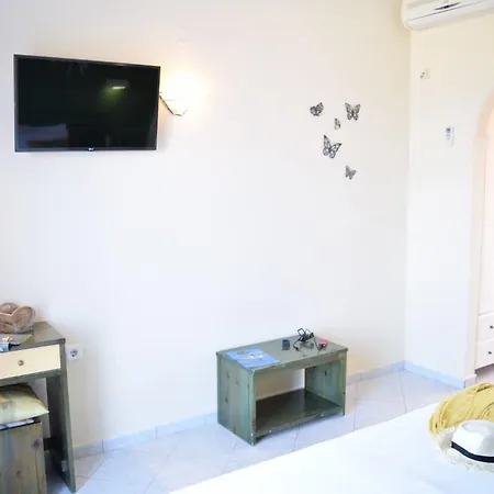 Christina Hotel Petriti-3