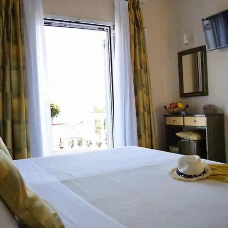 Christina Hotel Petriti-2