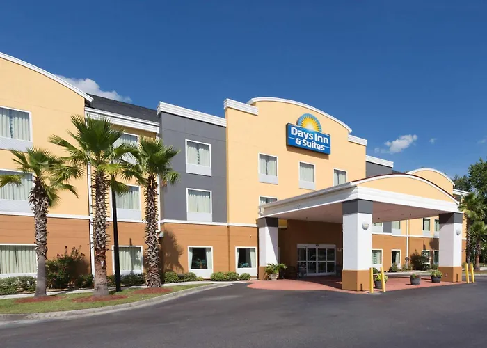 Days Inn & Suites By Wyndham Savannah North I-95 Port Wentworth