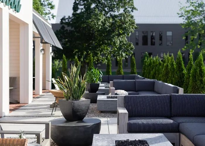 Elwood Hotel & Suites Lexington