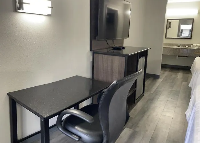Griffin Inn & Suites