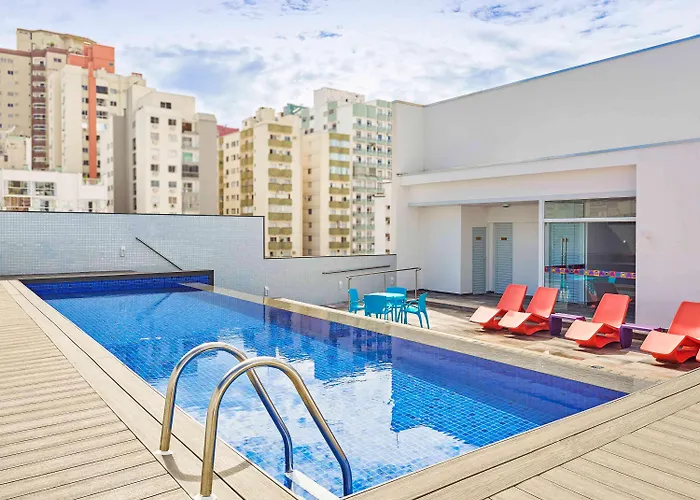 Hotel Ibis Styles Balneário Camboriú - 1 Quadra do Mar