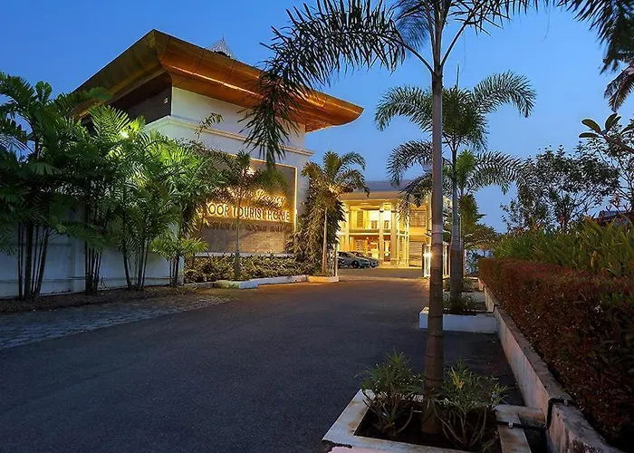 Eloor Tourist Home Kochi