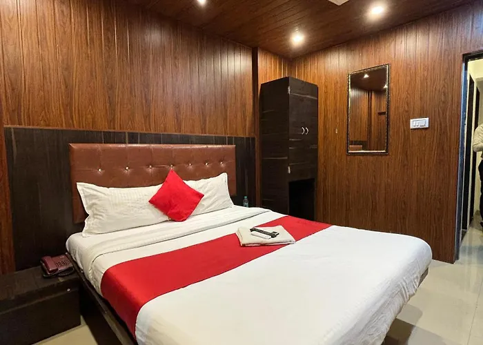 Hotel Borivali Executive - Near Borivali Railway Station