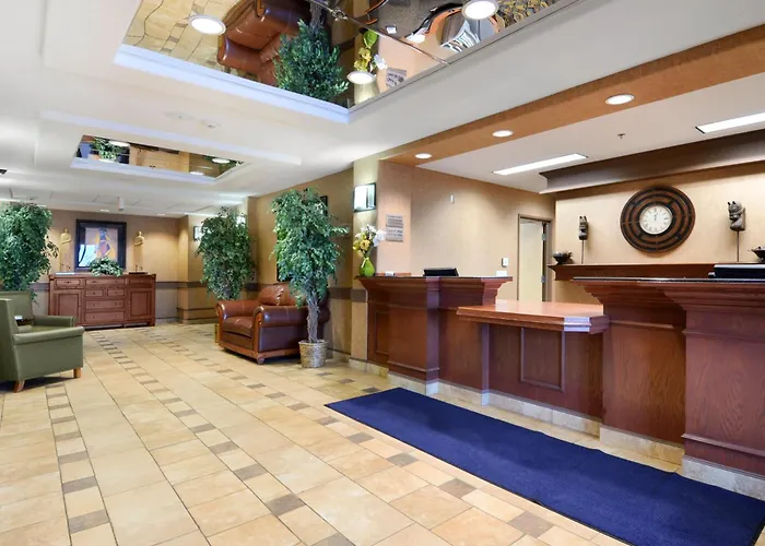Days Inn & Suites By Wyndham Strathmore