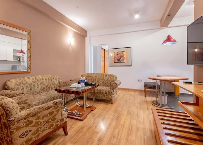 Golden Sunshine Villa Hotel And Travel