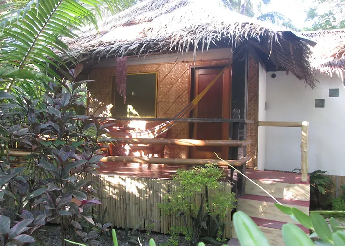 Bamboo Bungalows Resthouse Balabag 