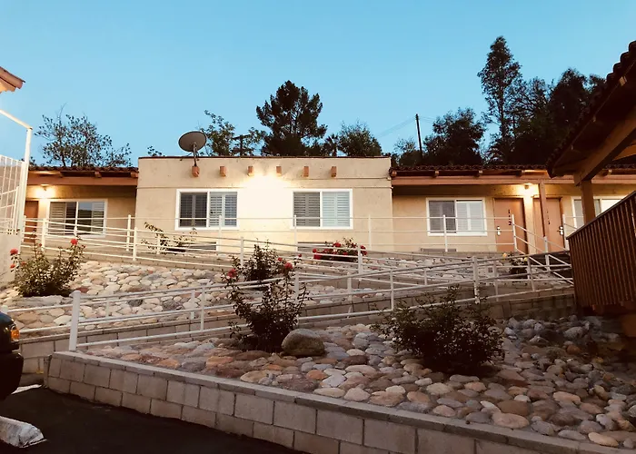 New American Inn & Suites Orange
