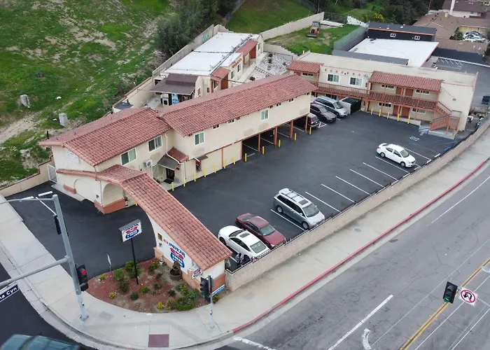 New American Inn & Suites Orange