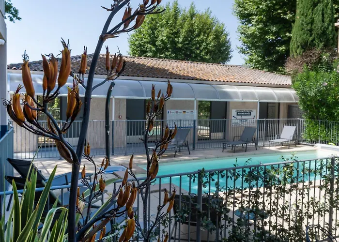 Hotel Cantosorgue LʼIsle-sur-la-Sorgue