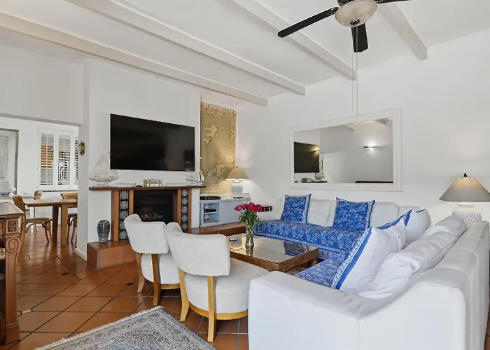Paradiso Guesthouse & Self-Catering Cottage